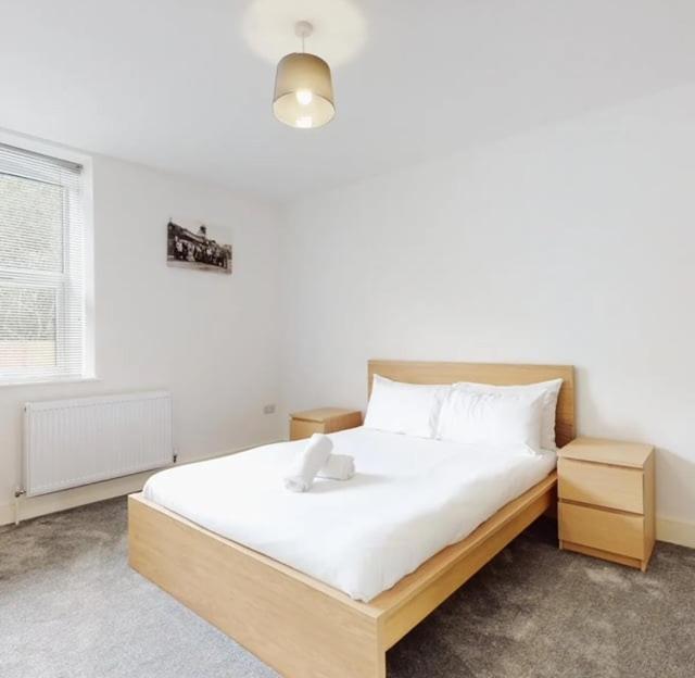 Spacious Two Bedroom Apartment With Valley Views Abertillery Екстер'єр фото